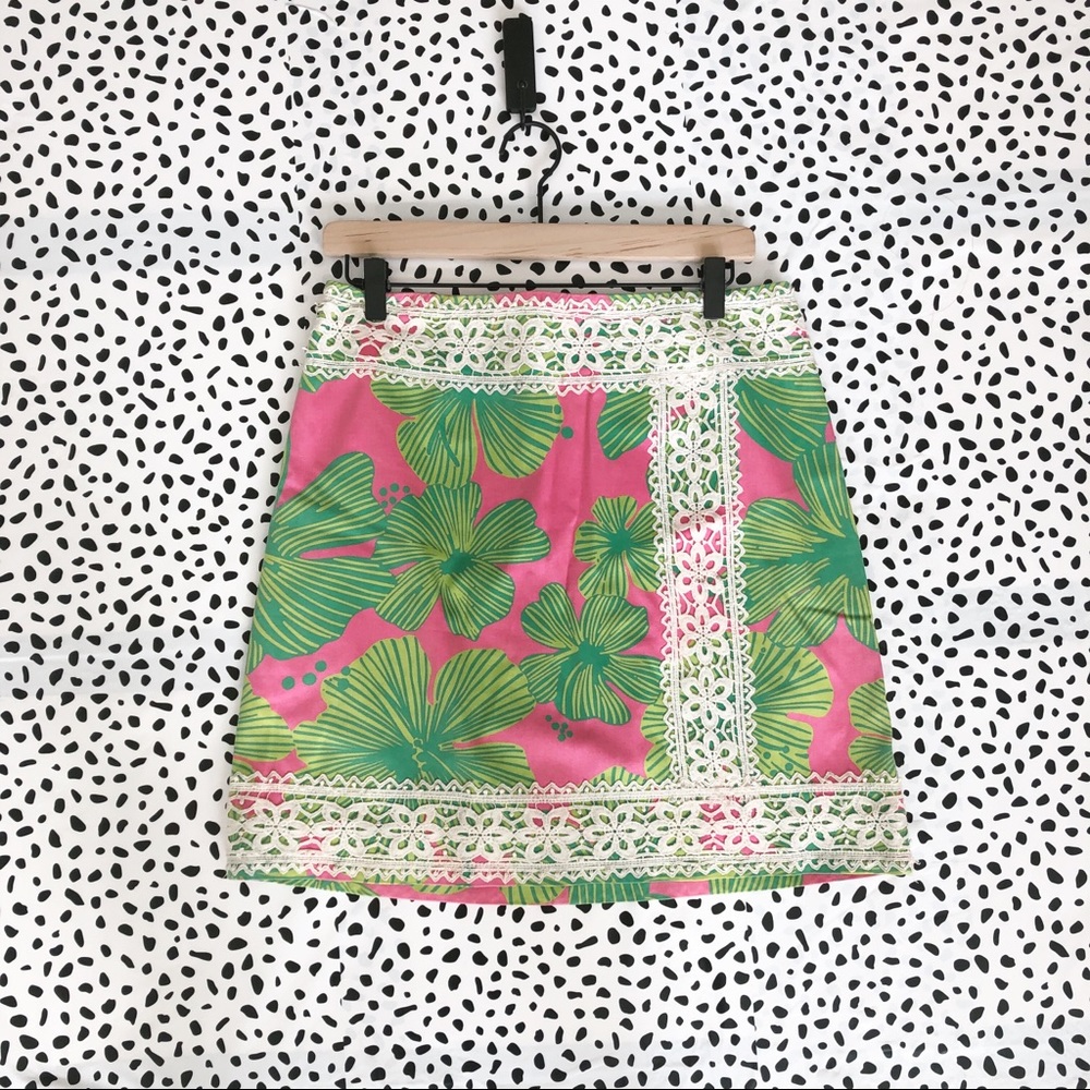 Lily Pulitzer floral and lace skirt. Size 6